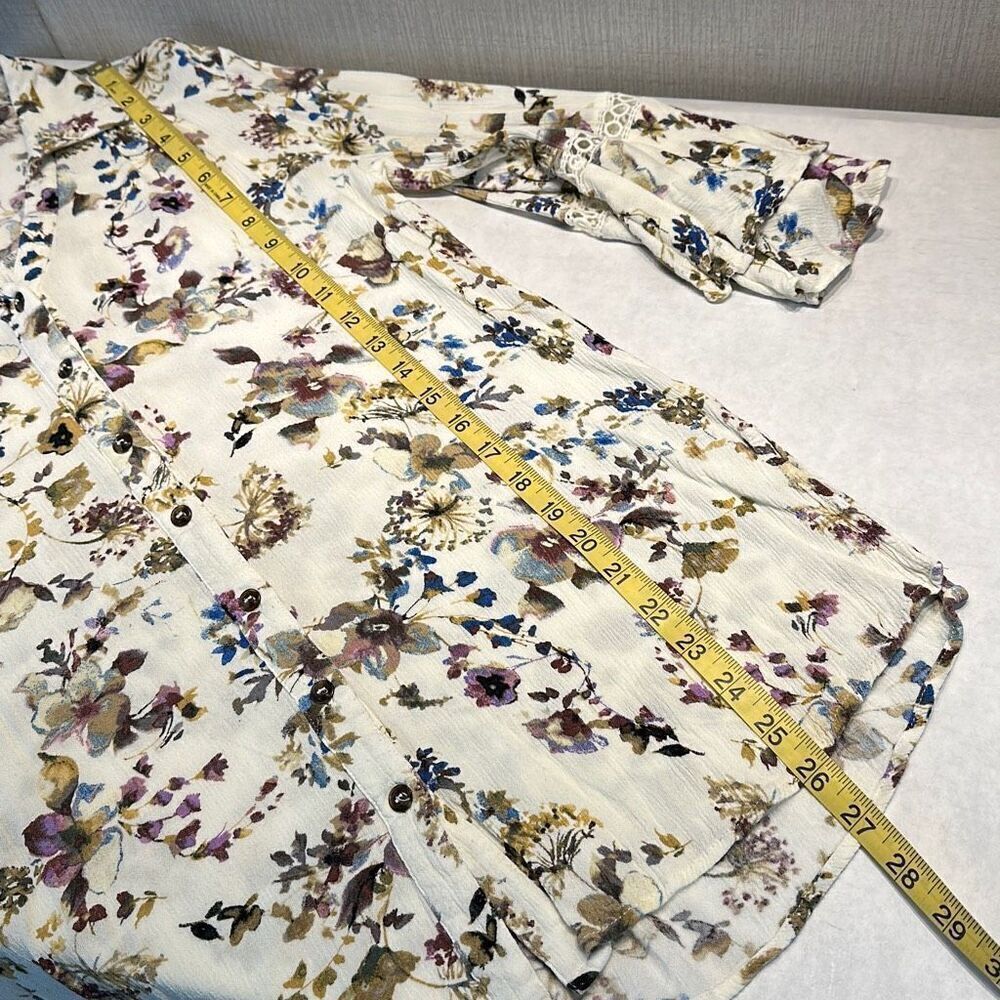 Altar’d State Button Down Blouse Shirt Top Floral Size Medium Lace Detail Ruffle - Picture 11 of 11